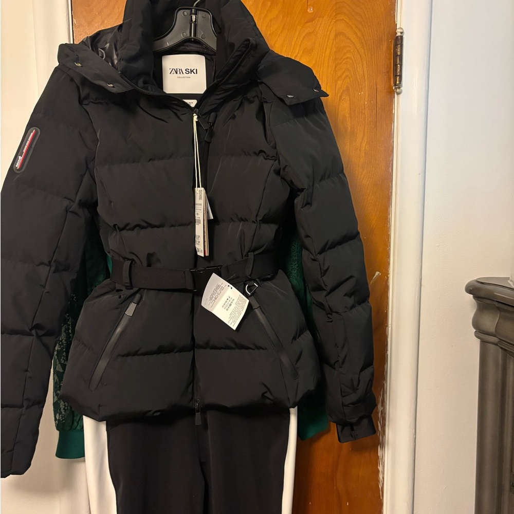 Zara Ski collection Black Puffer Jacket w/ garment bag